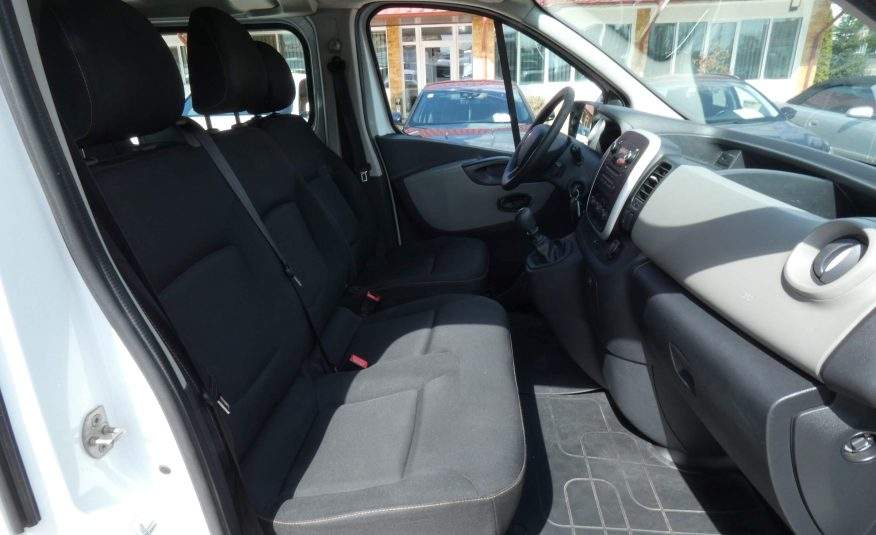 Renault Trafic Mixt 6 locuri + spatiu de marfa