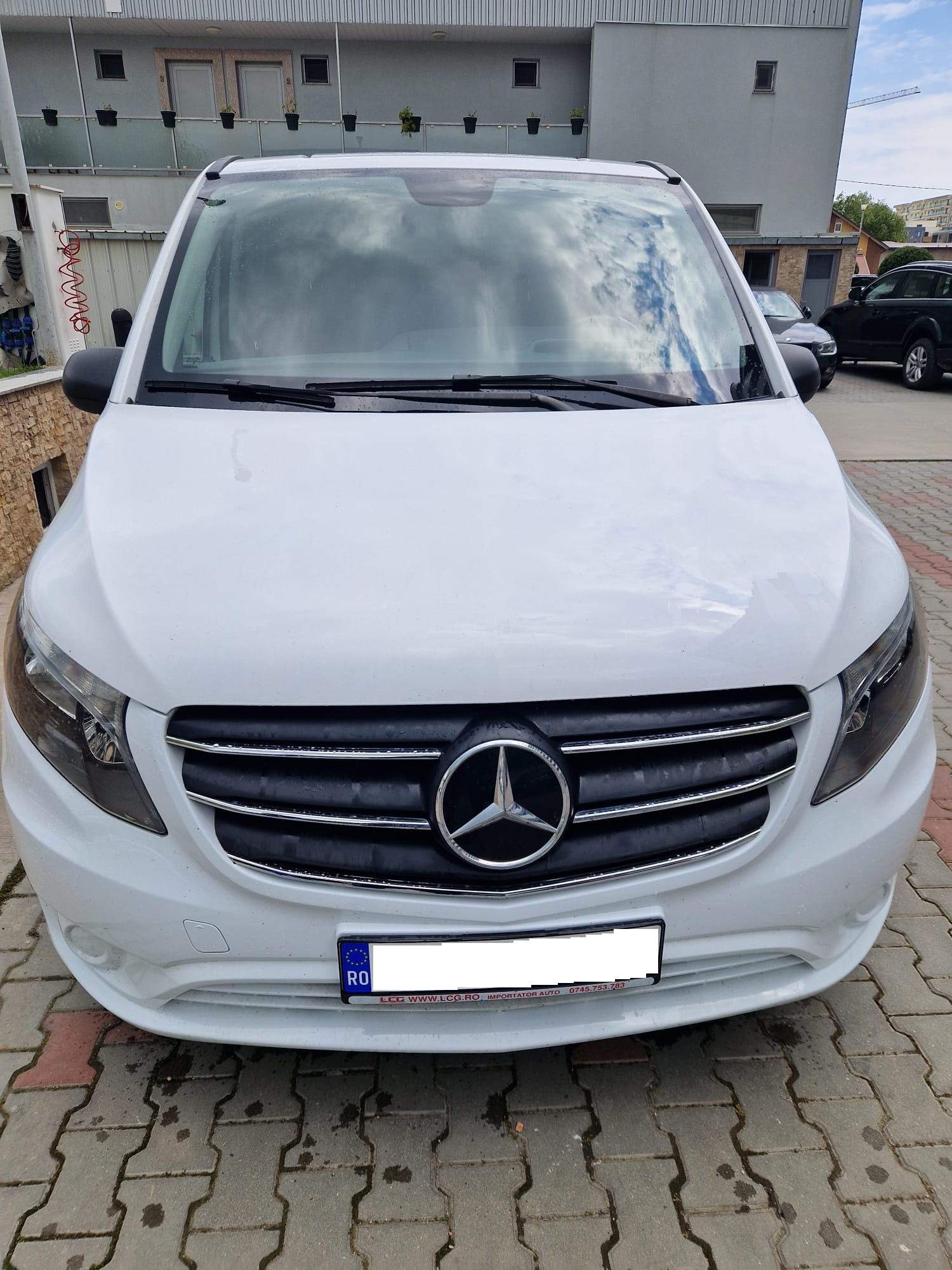 Mercedes Vito long/8+1 locuri/ 4×4