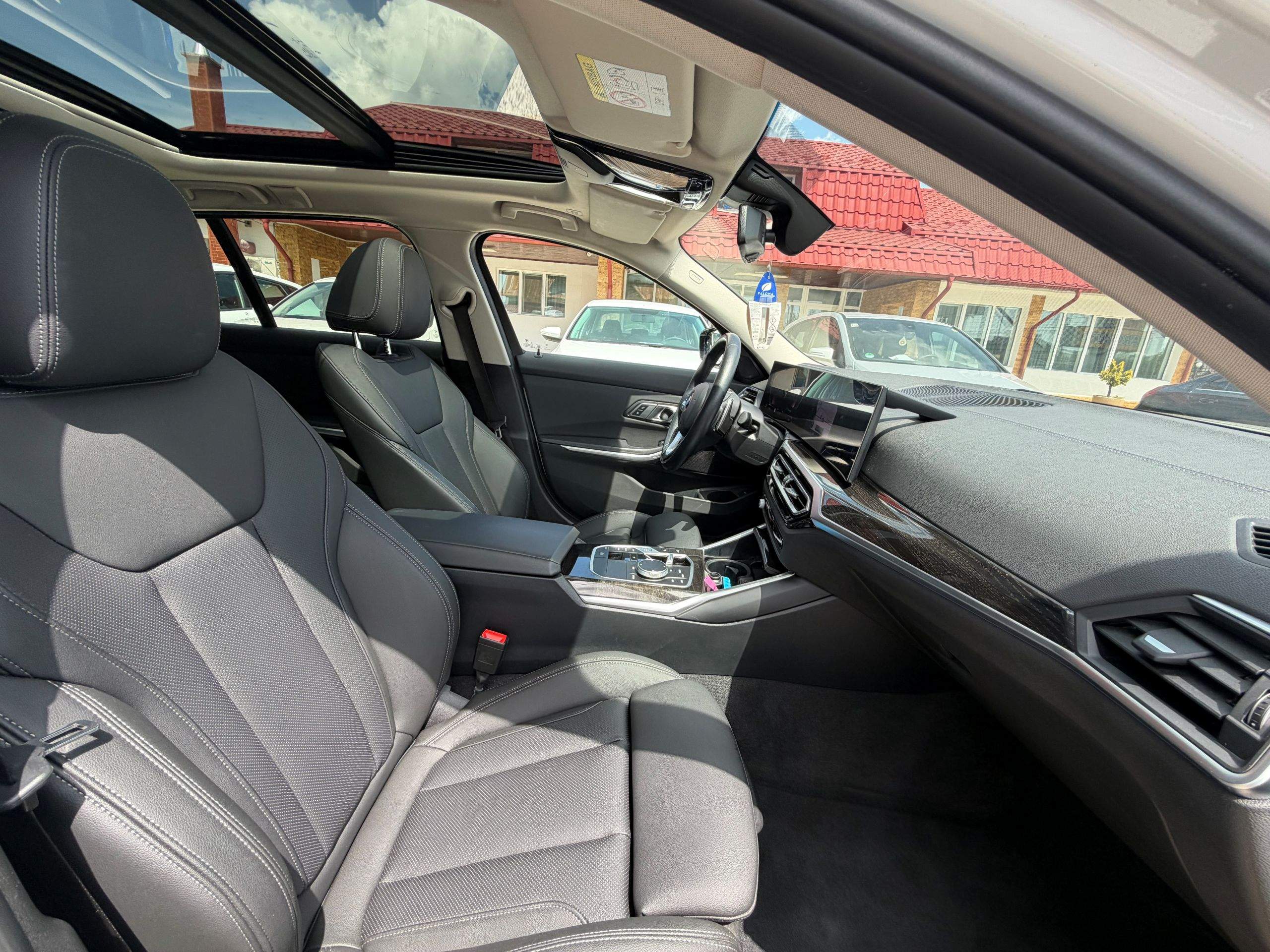 BMW Seria 3 320d xDrive Touring LCI
