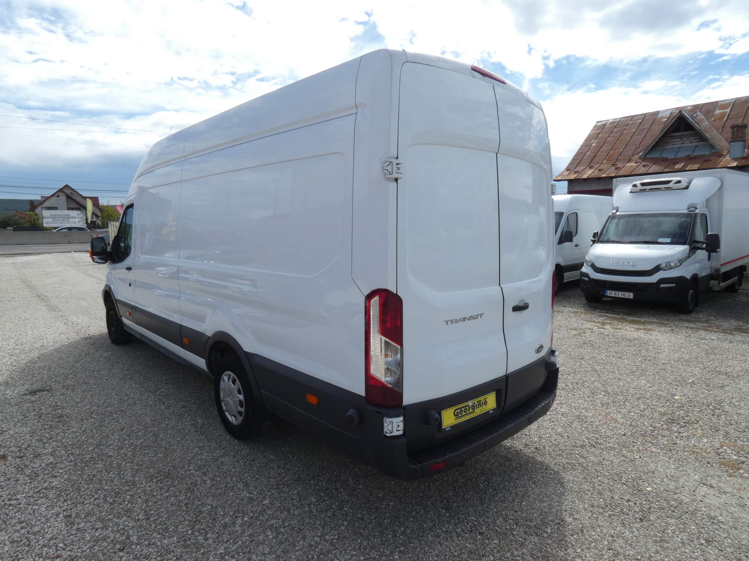 Ford Transit Jumbo cu macara Palfinger