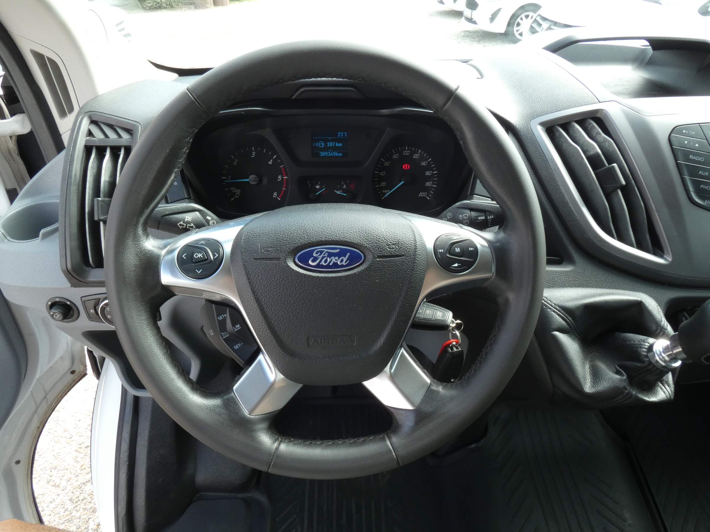 Ford Transit Jumbo cu macara Palfinger