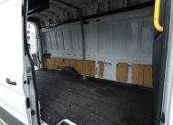 Ford Transit Jumbo cu macara Palfinger