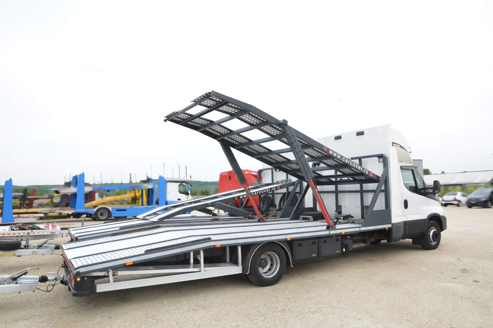 IVECO trailer / Stoc 3 unitati